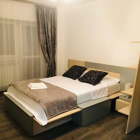 George's 2 Apartment